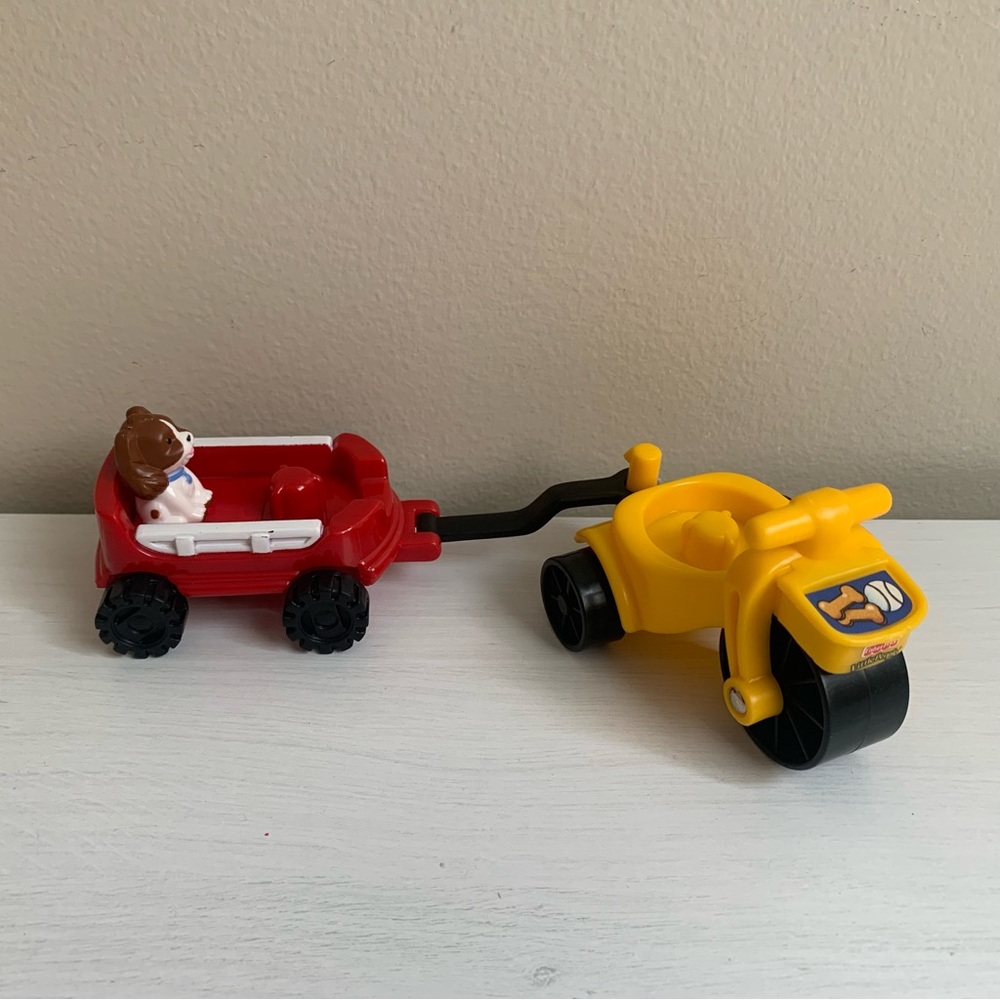 Fisher-Price Little People Lil Sidewalk Rider Tricycle & Wagon w/Dog 2001